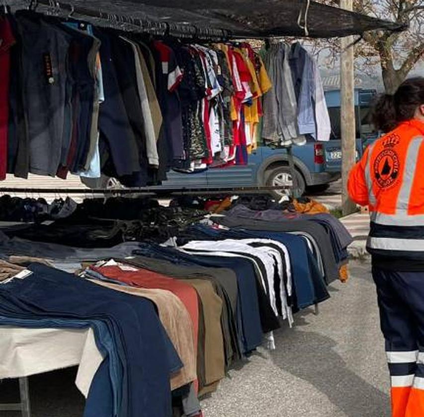 Foto de archivo del mercadillo de Iznalloz.