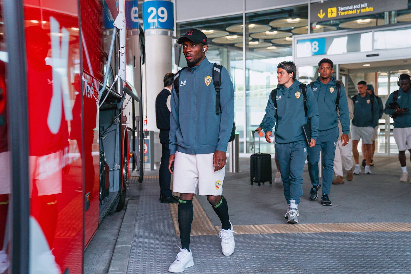 Bruno Langa seguirá; detrás llegan Luka Romero y Choco Lozano, que salen.