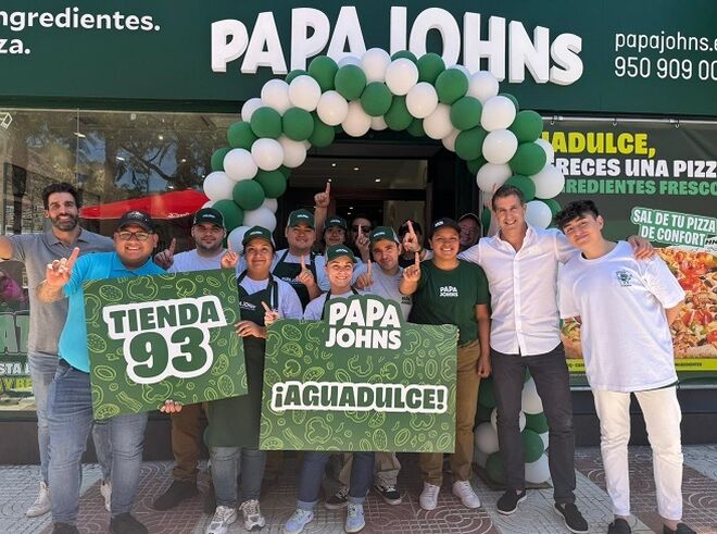 Fotografía de la inaguración de Papa John's en Almería.