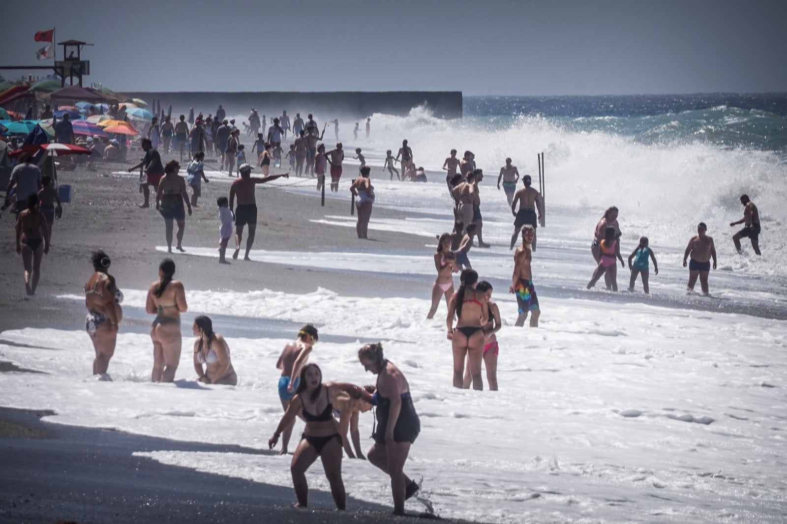 El ambiente en el primer fin de semana de julio en la Costa de Granada