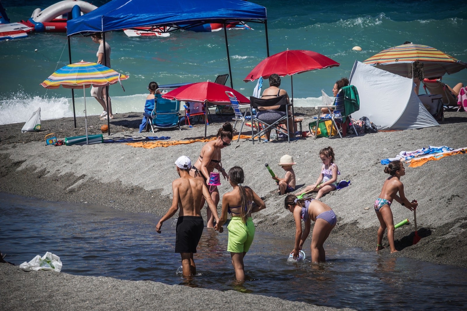 El ambiente en el primer fin de semana de julio en la Costa de Granada