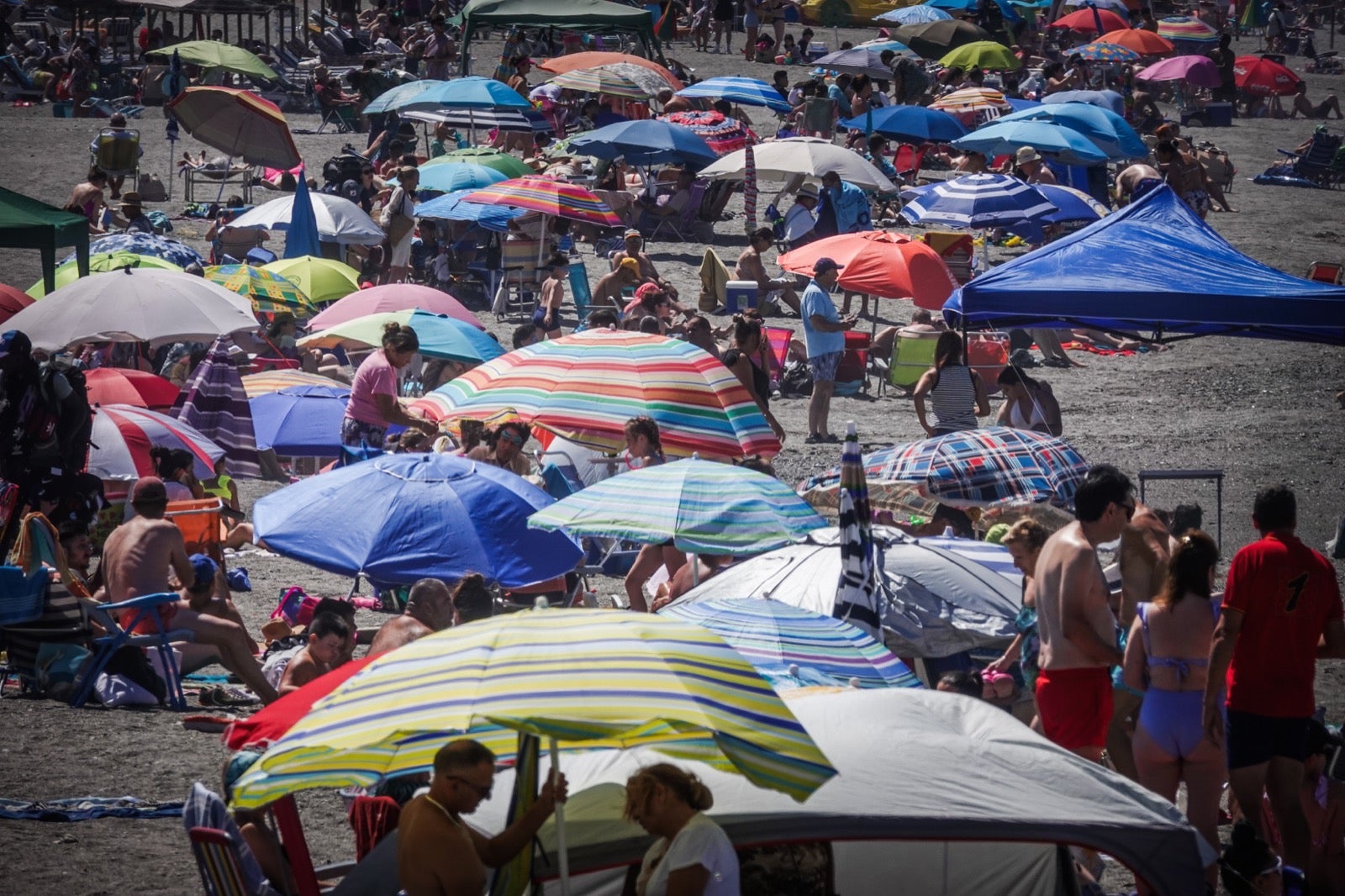 El ambiente en el primer fin de semana de julio en la Costa de Granada