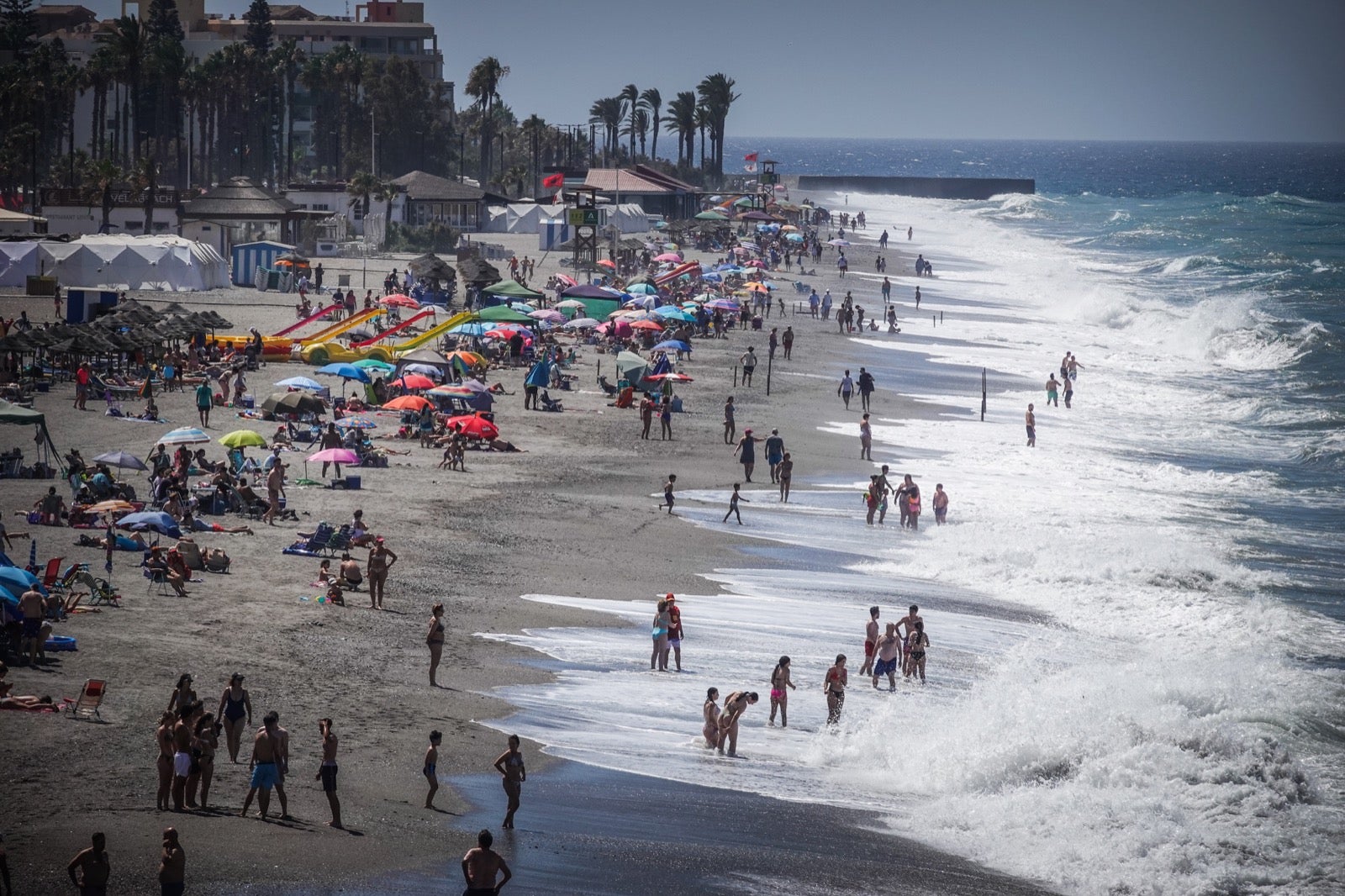 El ambiente en el primer fin de semana de julio en la Costa de Granada