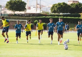 La plantilla trabajó intensamente durante hora y media.