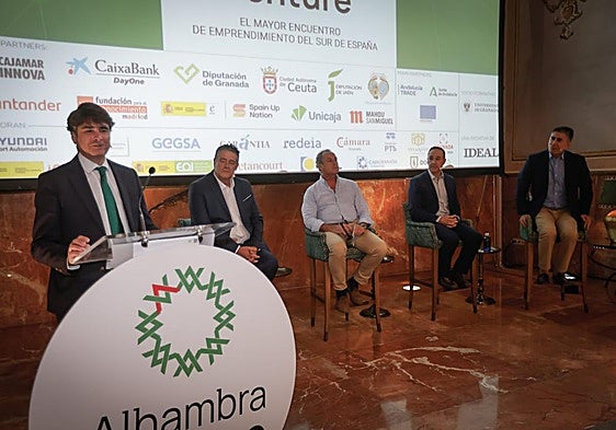 Mesa sobre Ecosistemas de Emprendimiento.