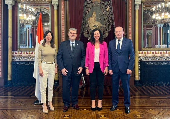 Visita institucional de la alcaldesa de Almería.