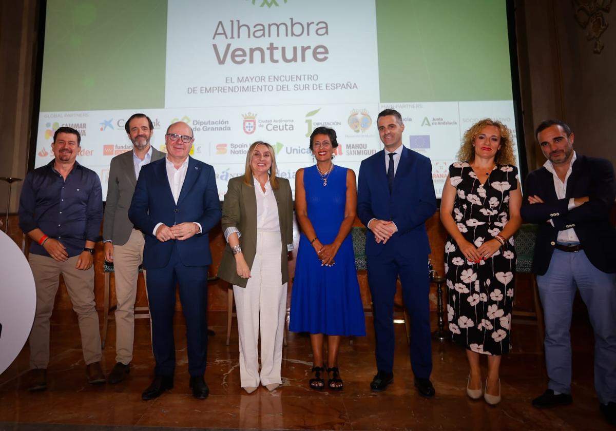 Ignacio Rodríguez, Antonio González, Pedro Mercado, Marifrán Carazo, Kissy Chandiramani, Luis Miguel Carmona, Marta Nievas y Quico Chirino en la inauguración.