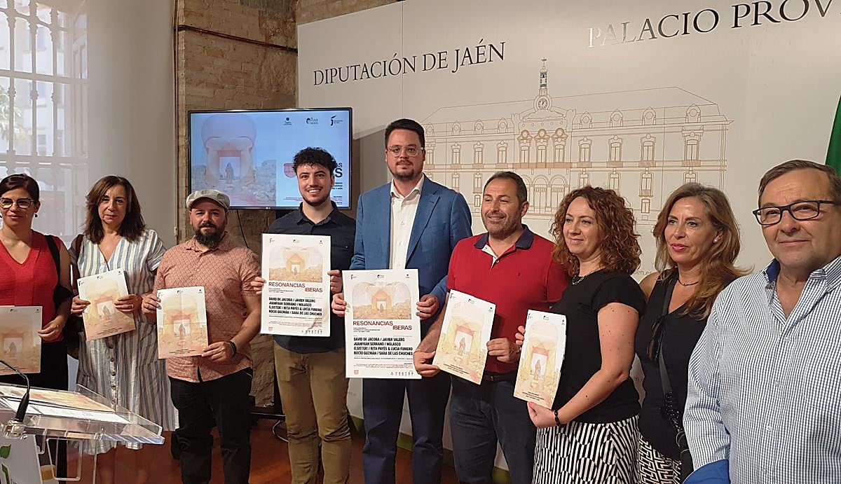 Acto de presentación de Resonancias Íberas con el diputado de Turismo