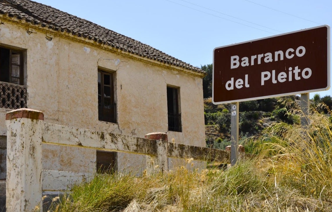 Los dos pueblos de Granada que comparten barranco 50 años cada uno.