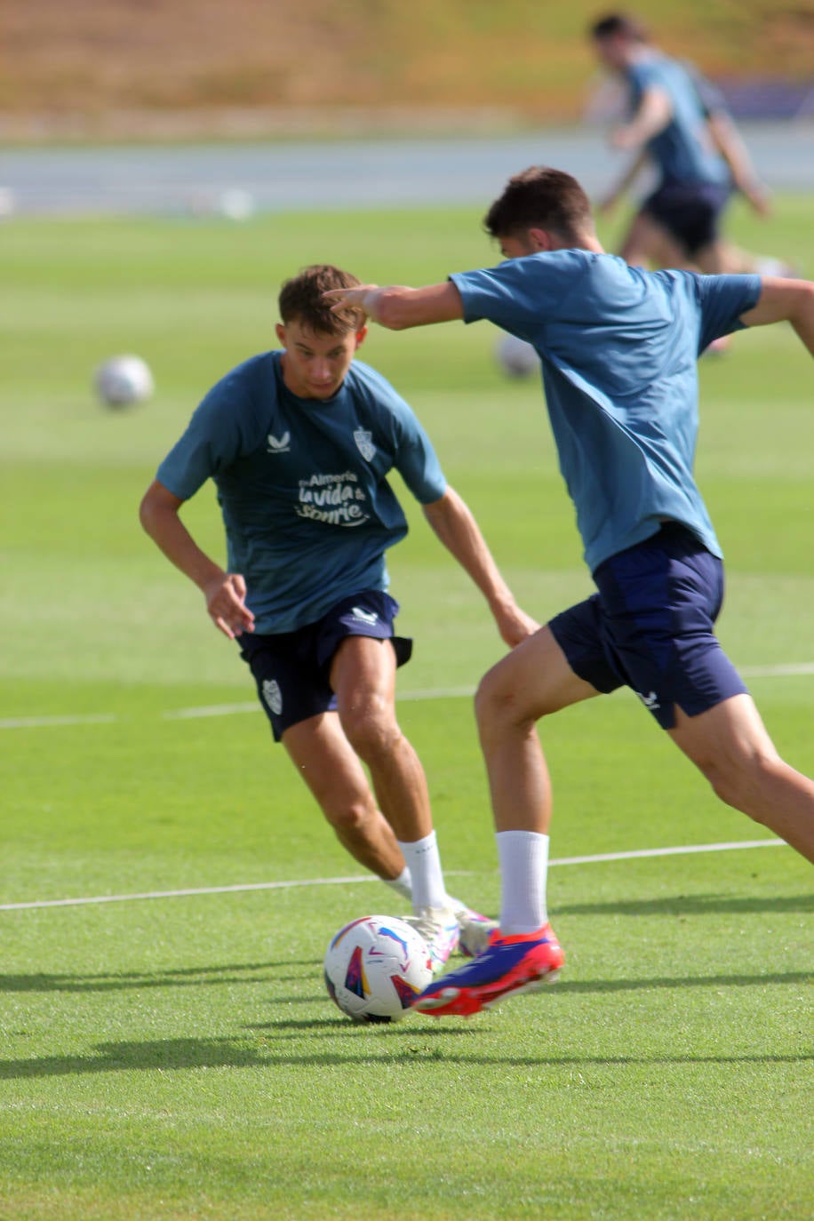 El Almería siembra para la temporada