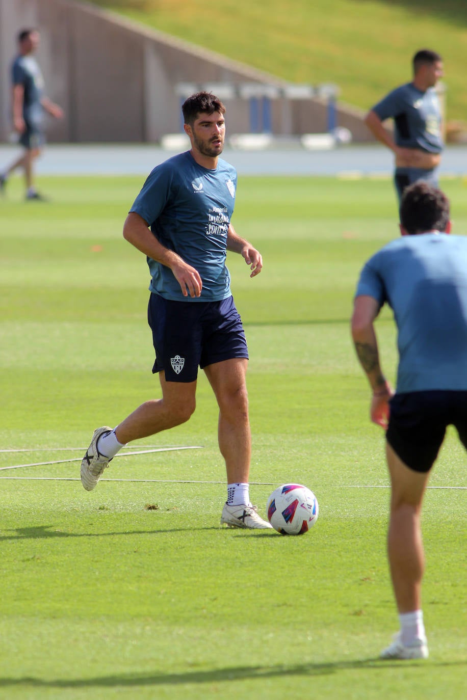 El Almería siembra para la temporada