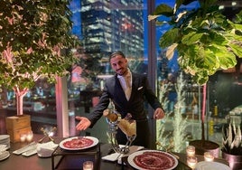 José Navarro en el restaurante del chef José Andrés en Chicago.