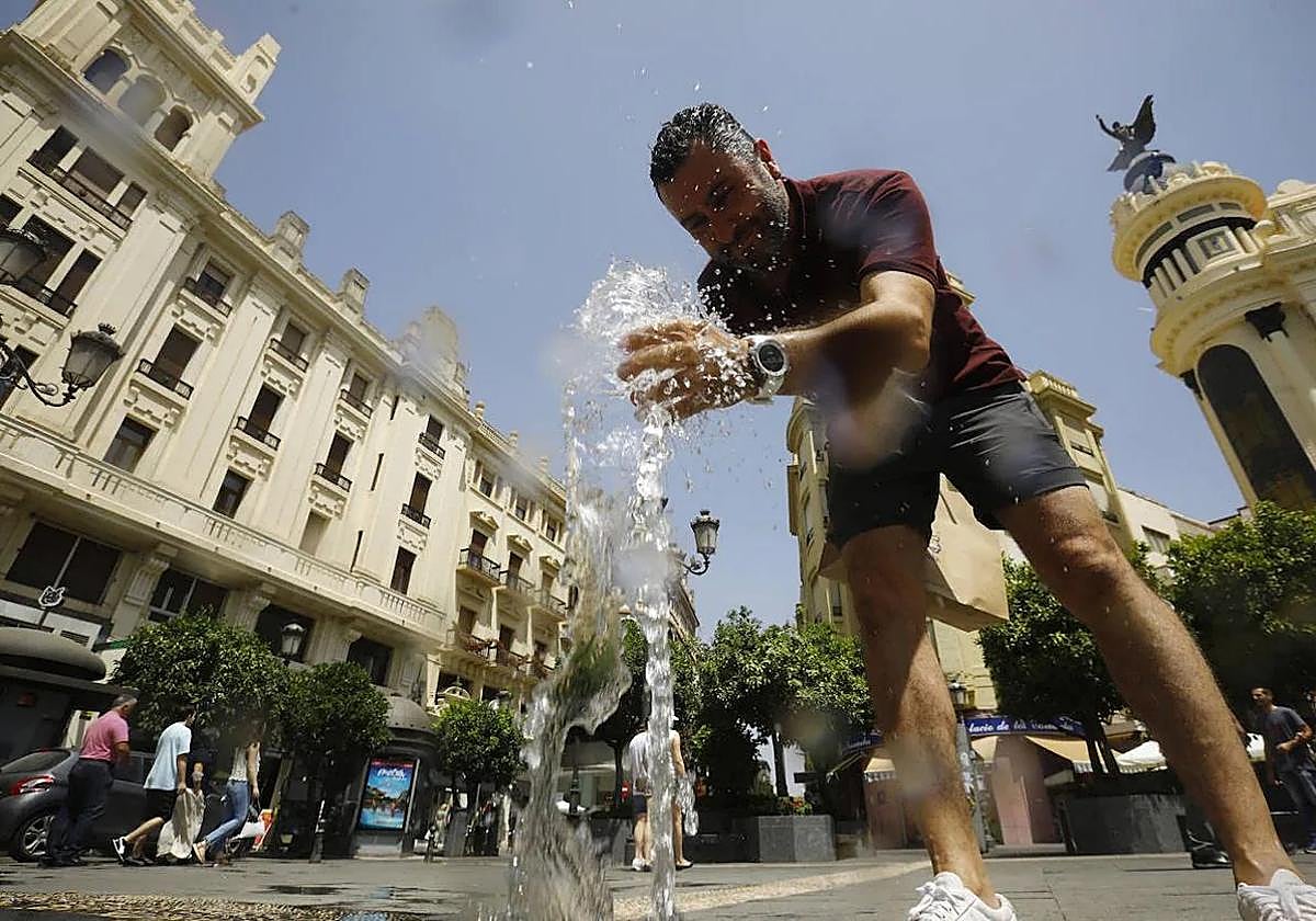 Aviso por el calor asfixiante que llega a Andalucía: dónde se notará más.