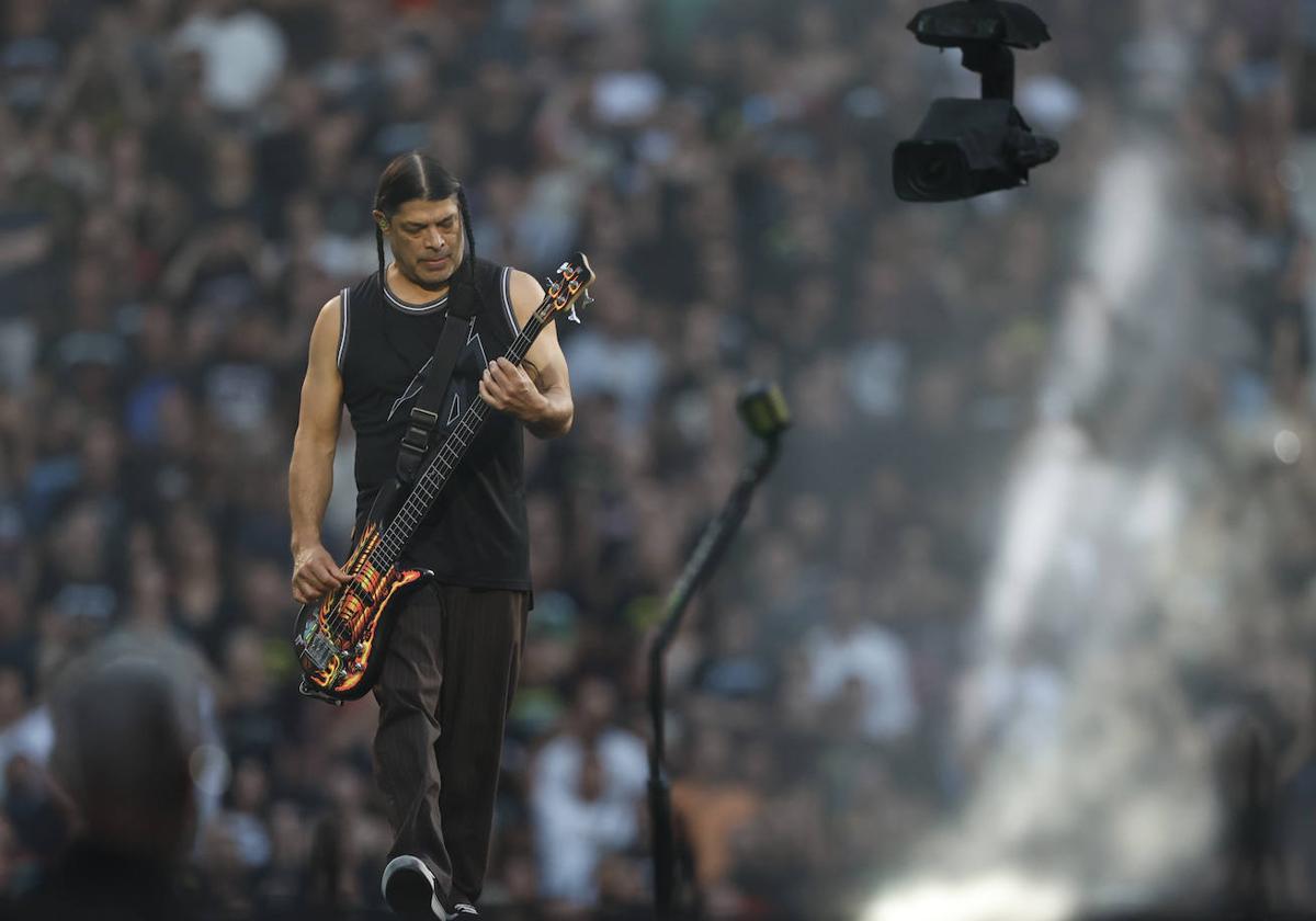 Trujillo, en el escenario de Madrid. En el vídeo, el momento en que cantaron 'Bienvenidos' de Miguel Ríos.