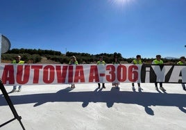 Protesta este martes en el cruce de Pilar de Moya, entre la A-306 y Escañuela.