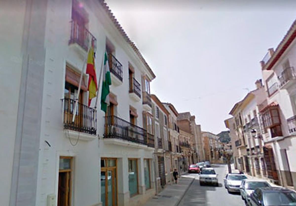 El acusado de violar a una menor en Chirivel le remitió varios mensajes para que no le delatara