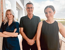 Paula, Fulgencio y Lucía, en la sede de Campos de Granada SAT.