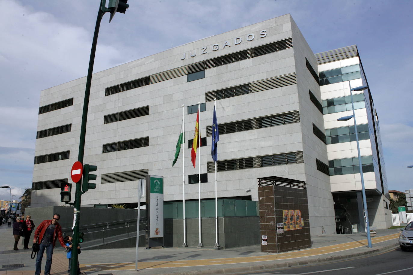 En libertad la madre y la abuela de la bebé abandonada: «Nunca ha estado en peligro ni sola»