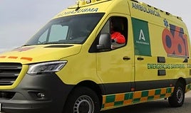 Muere un joven de 26 años tras caer su camioneta por un terraplén y volcar en la N-323A en Bailén