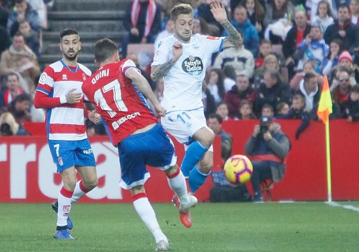 Último partido entre el Granada y el Deportivo, en febrero de 2019 en Los Cármenes.