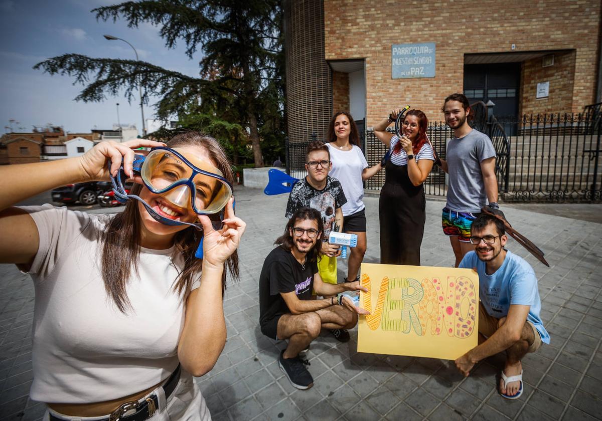 Voluntarios y coordinadoras de Los Cometas y Las Escuelitas en la parroquia de La Paz.