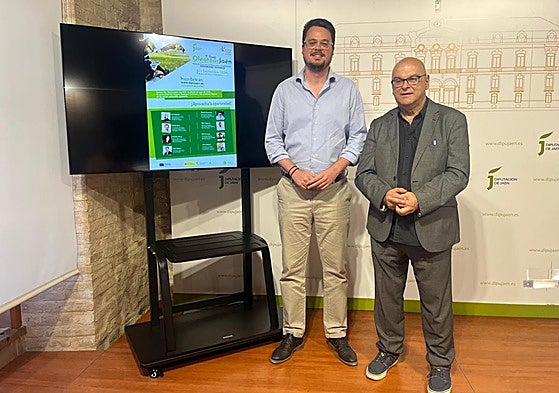 Presentación del foro Oleotour por el subdelegado de Gobierno y el diputado de turismo