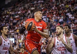 Jacob Wiley (24) será clave en la pintura.