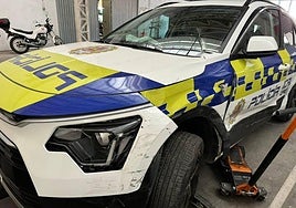 Coche patrulla de la Policía Local de Jaén accidentado.