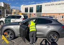 Vehículo robado en el Puerto de Almería.