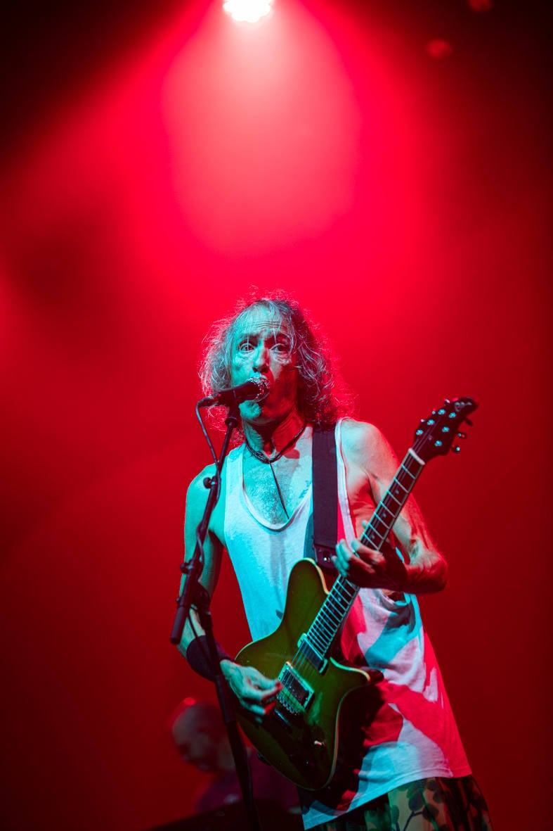 Los mejores momentos del concierto de Robe en Almería