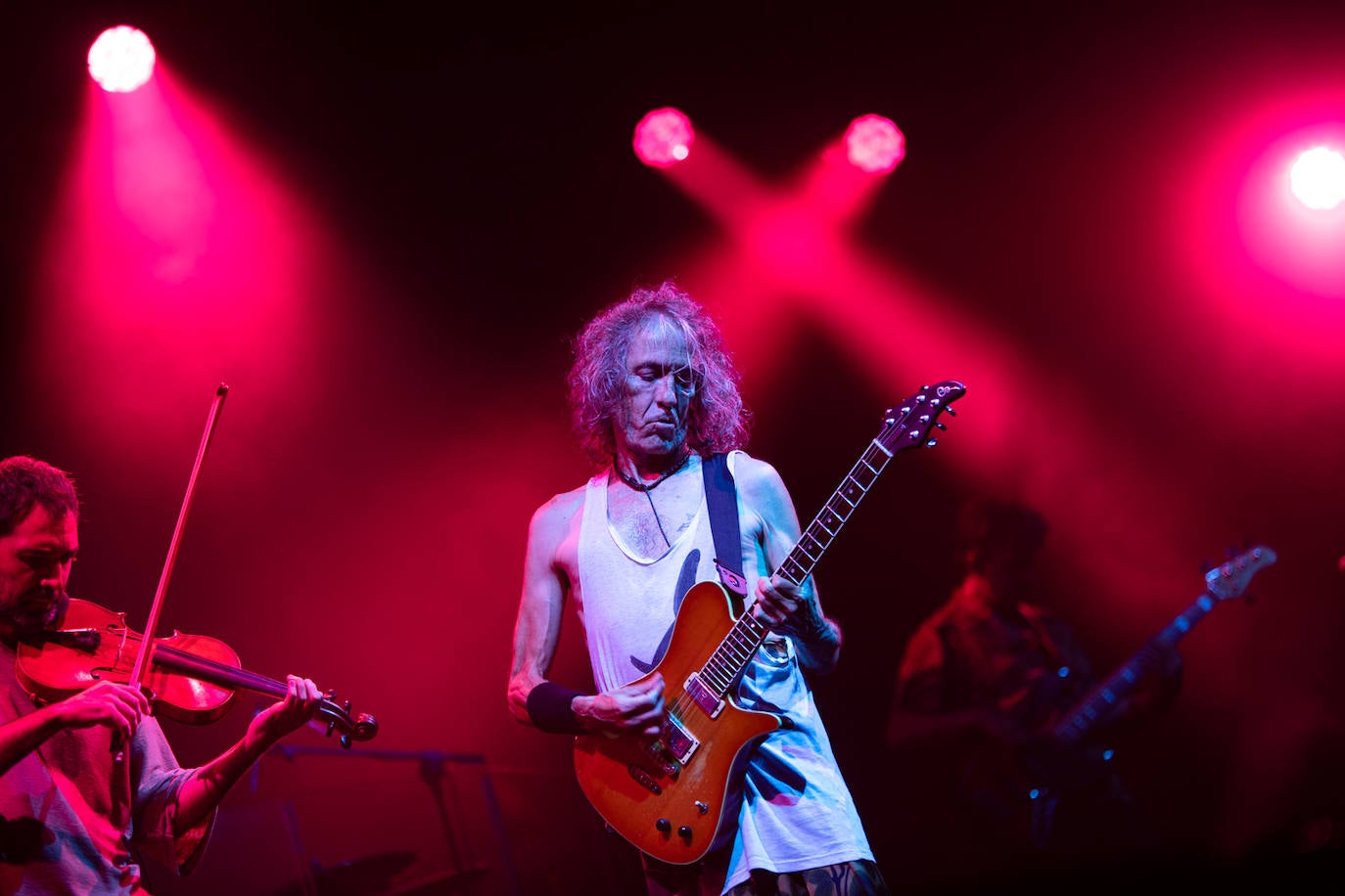 Los mejores momentos del concierto de Robe en Almería