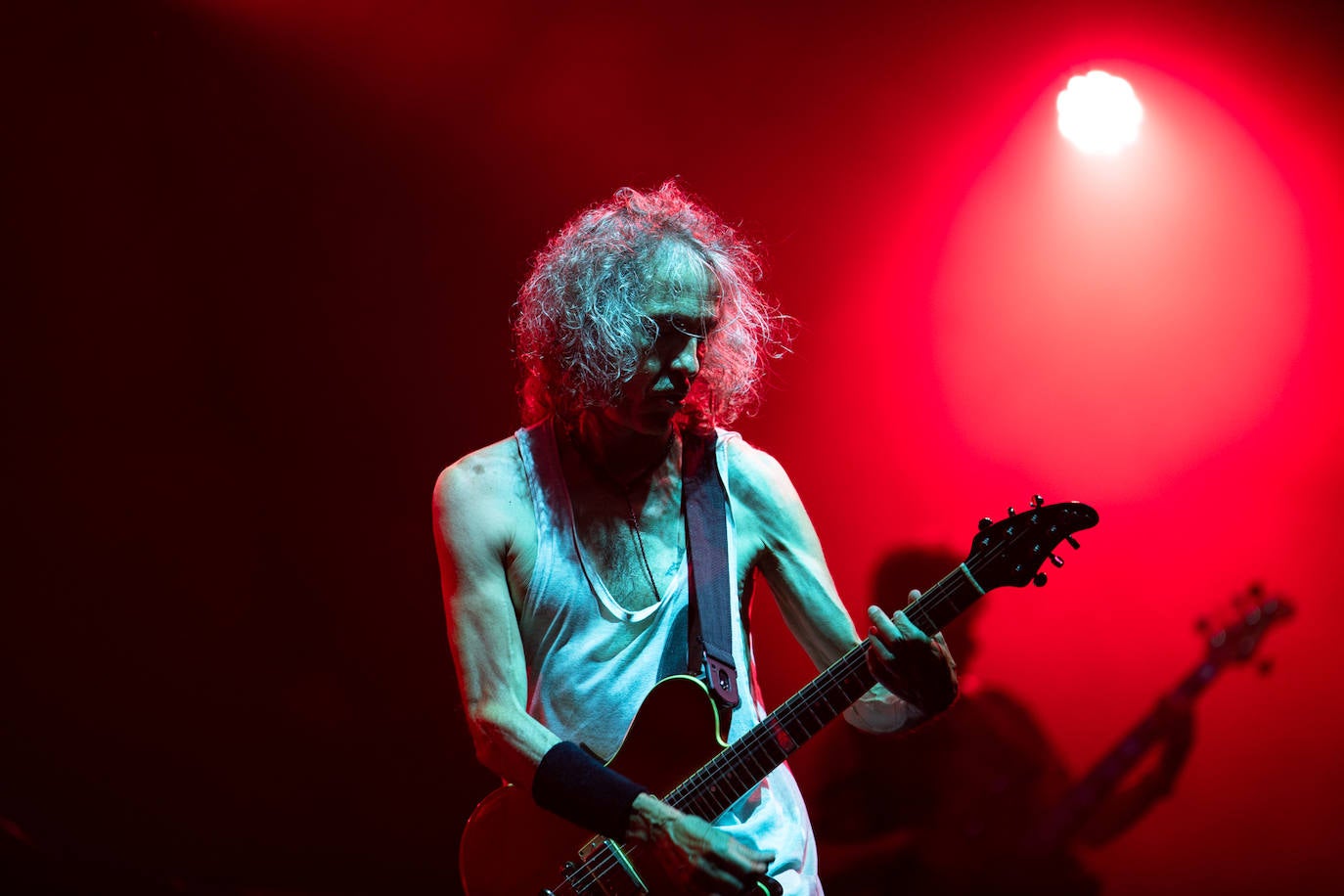 Los mejores momentos del concierto de Robe en Almería