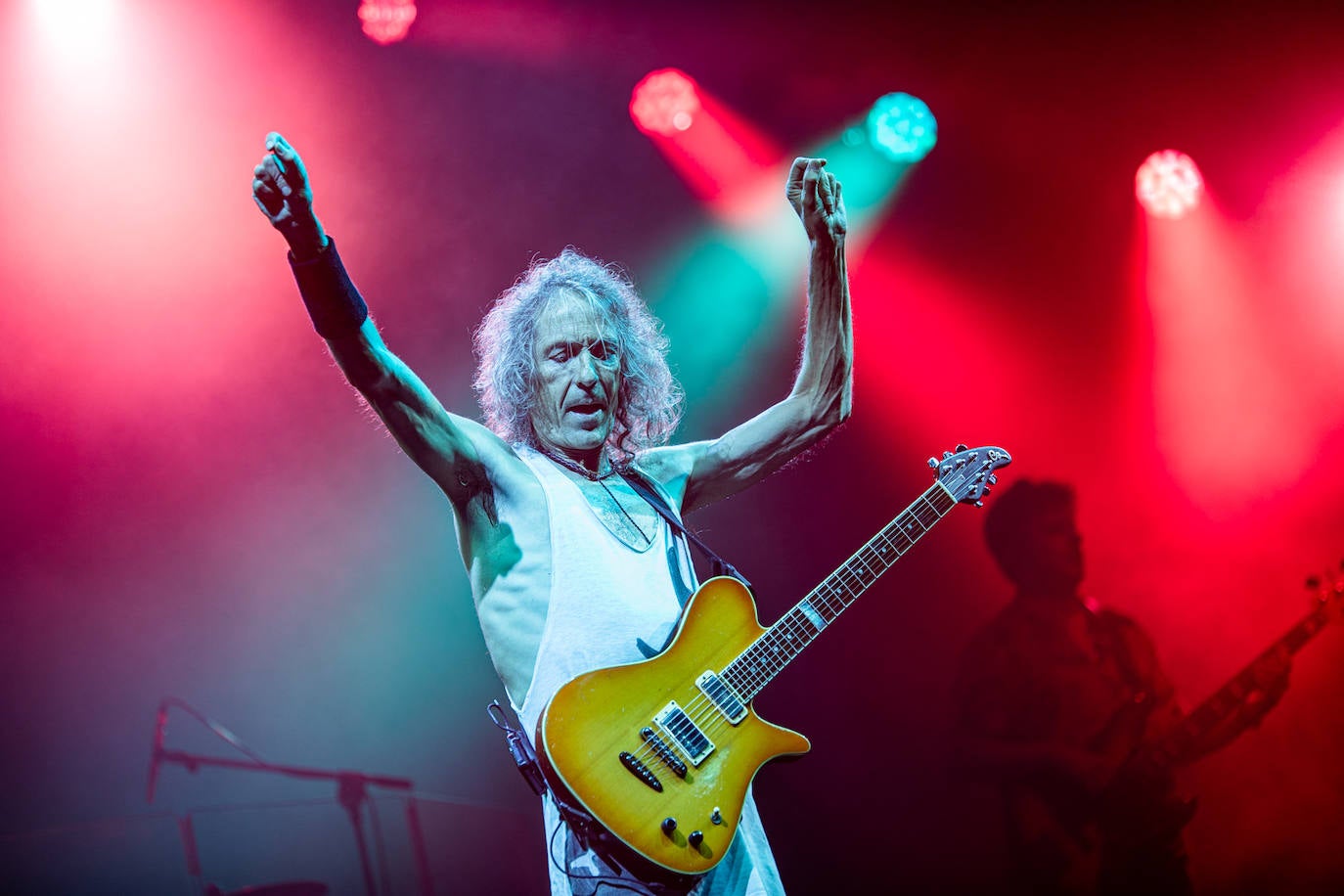 Los mejores momentos del concierto de Robe en Almería