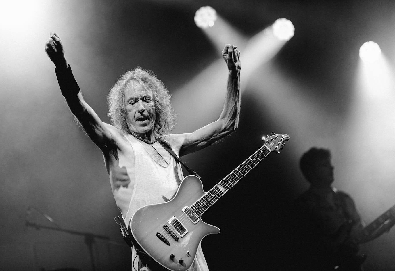 Los mejores momentos del concierto de Robe en Almería