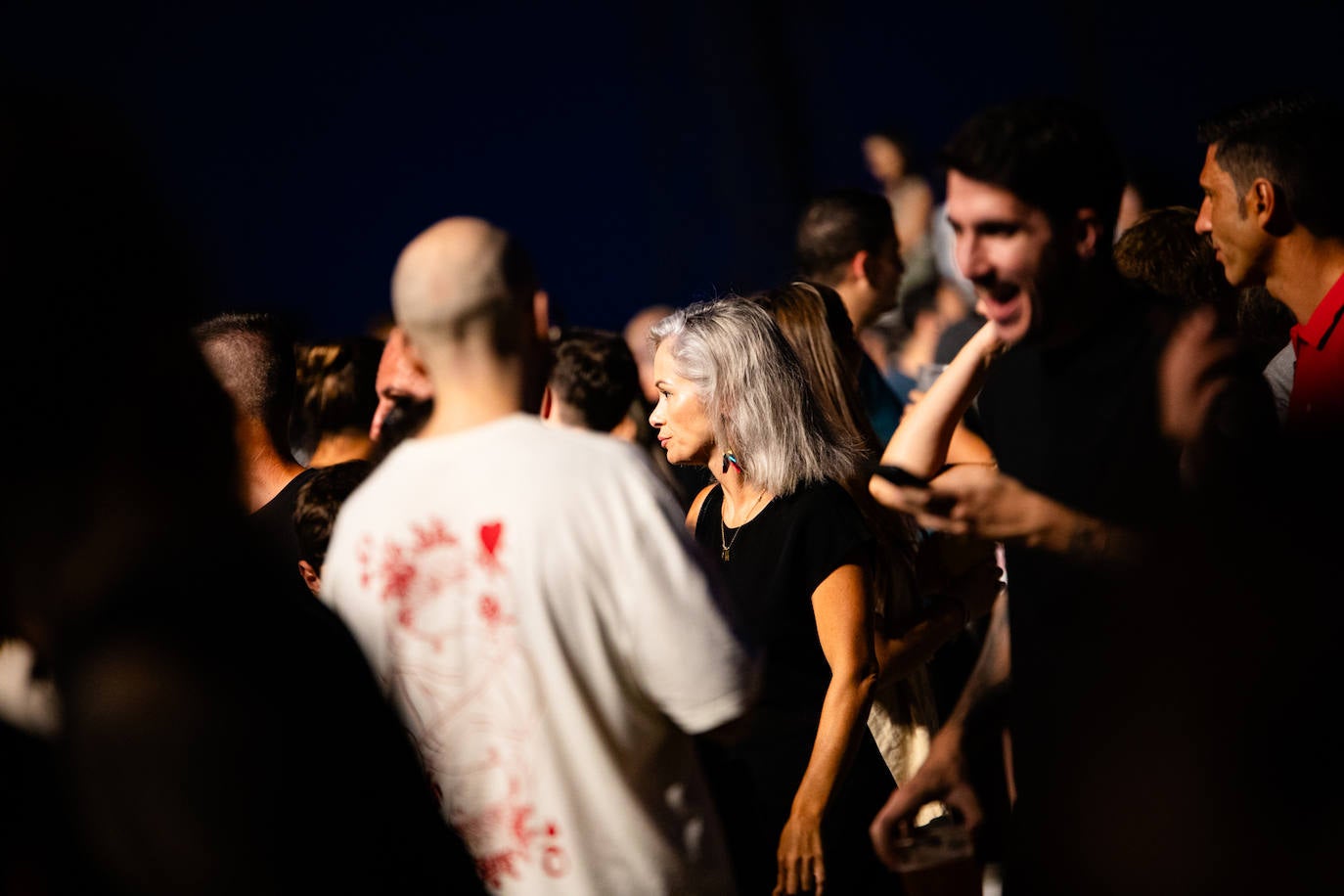 Los mejores momentos del concierto de Robe en Almería