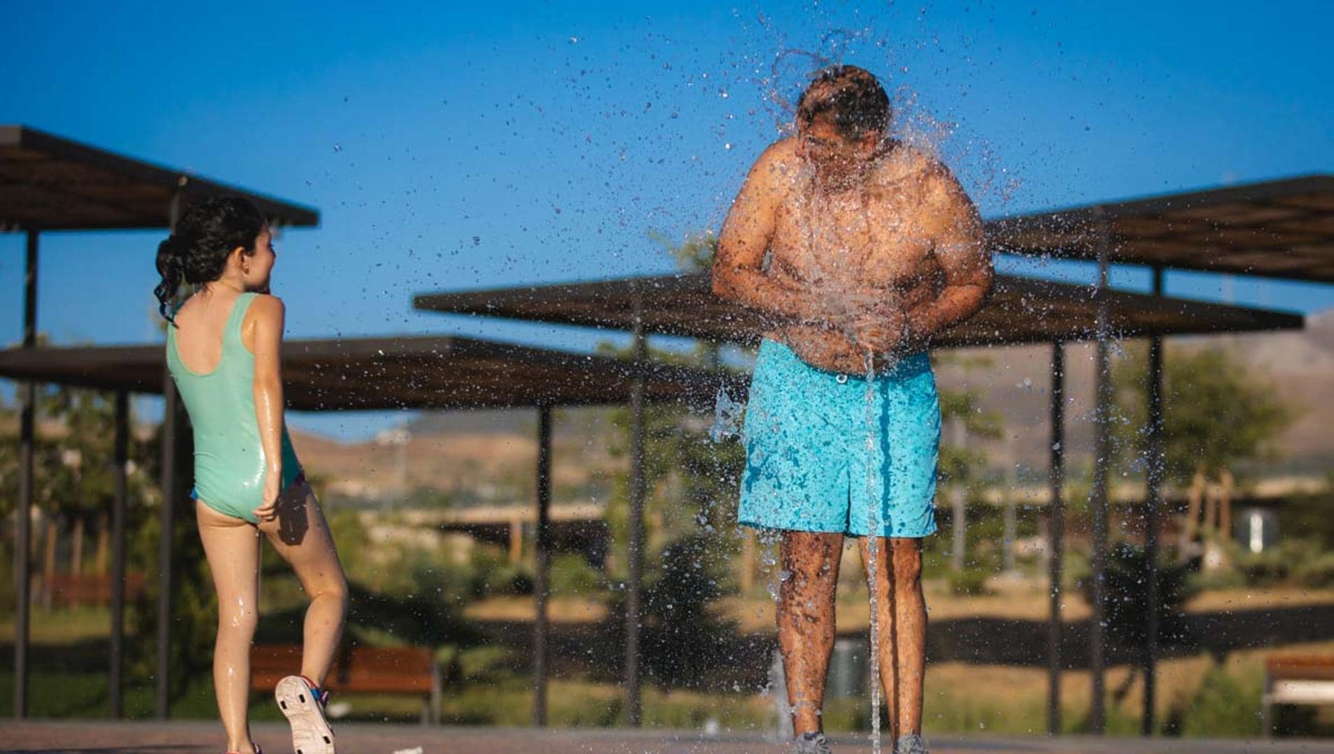 Granada se sacude el calor a chorros | Ideal