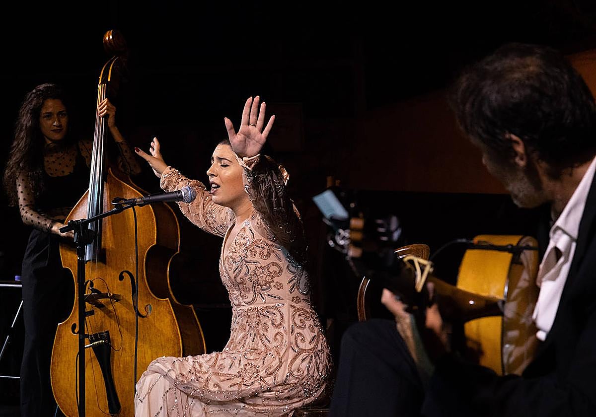 Actuación de Fernanda Peña.