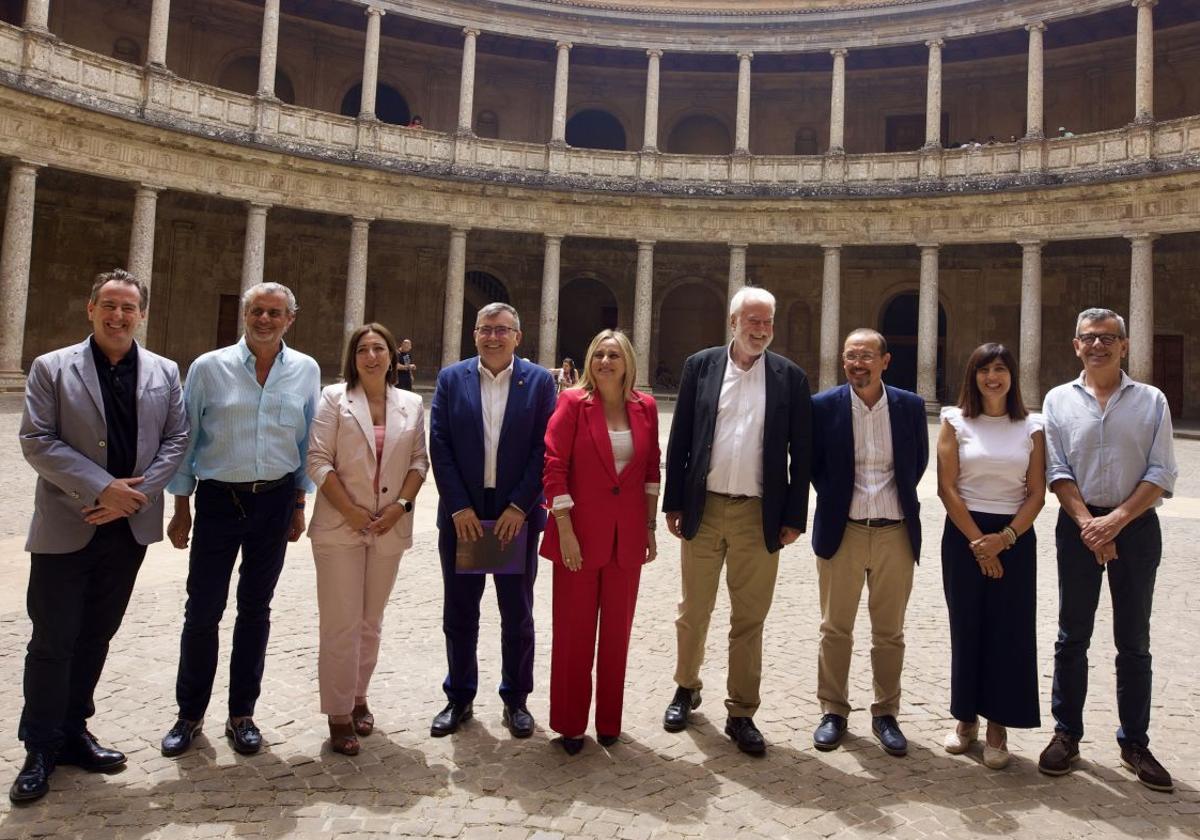 Representantes institucionales, del Círculo de Mecenazgo y de las instituciones del Consejo Rector, ayer en el Carlos V.