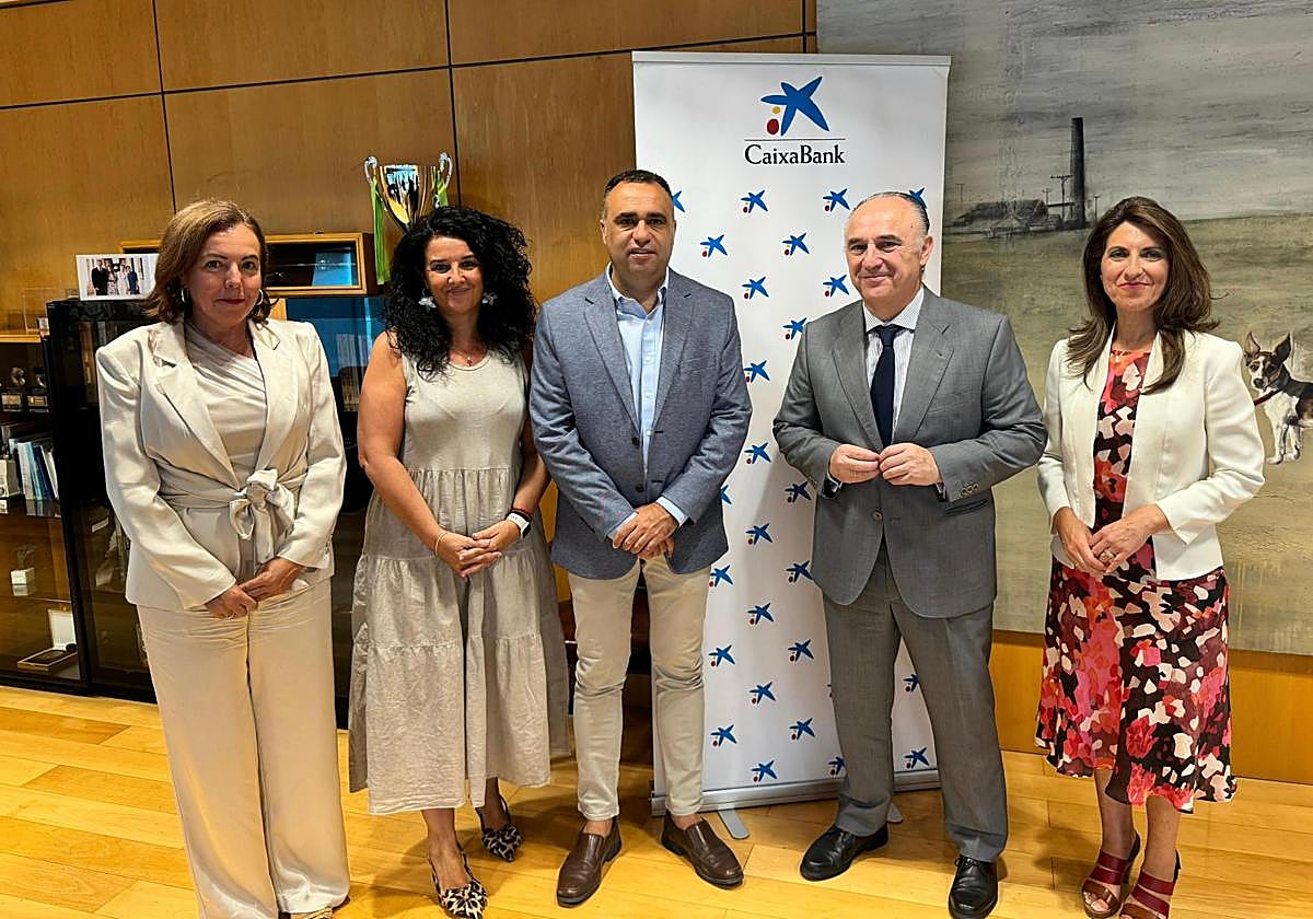 Diputación y CaixaBank impulsan 'Llenos de Vida' para el envejecimiento activo en Granada