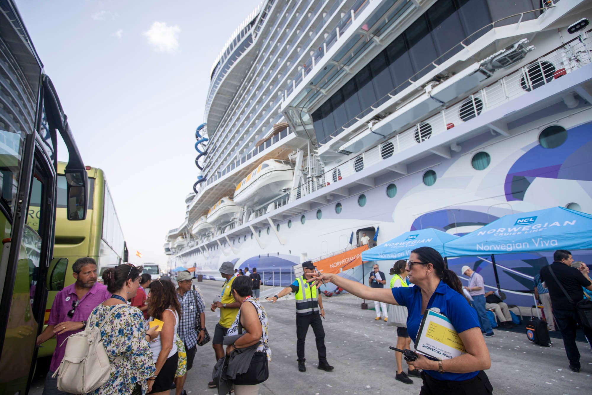 Así es el Norwegian Viva, el crucero que atraca en Motril con más de 3.000 pasajeros