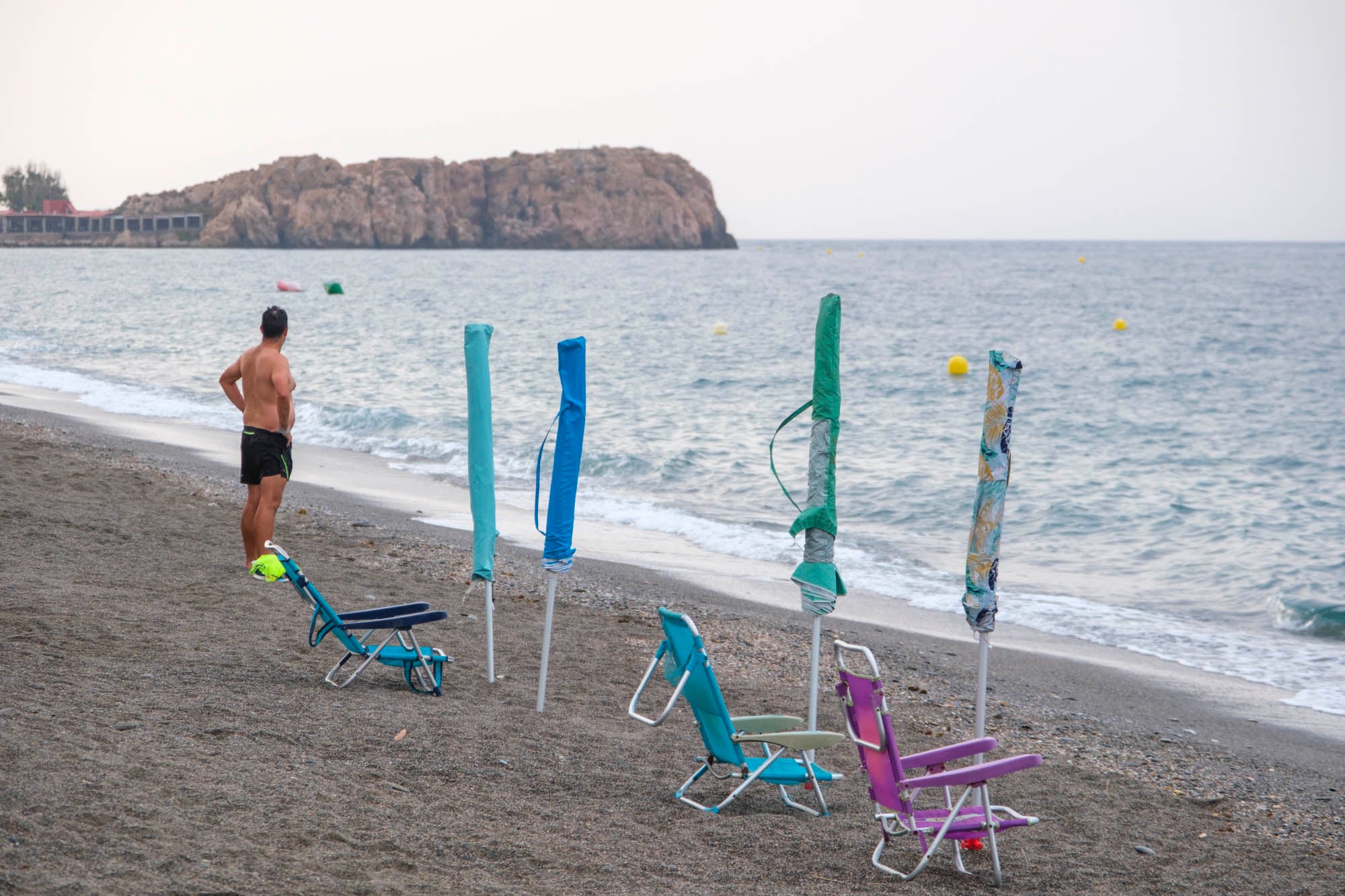 Reservas de plazas con sombrillas en la costa granadina