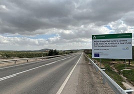 Cartel con la descripción de las obras acometidas por la Junta.