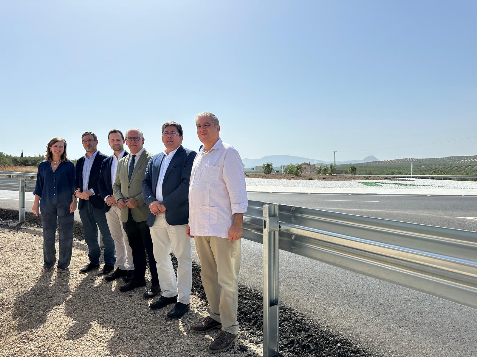 Alfonso Lujano, Jesús Estrella, Miguel Contreras y los alcaldes de Torredonjimeno, Enrique Castro, y el de Villardompardo, Francisco López.