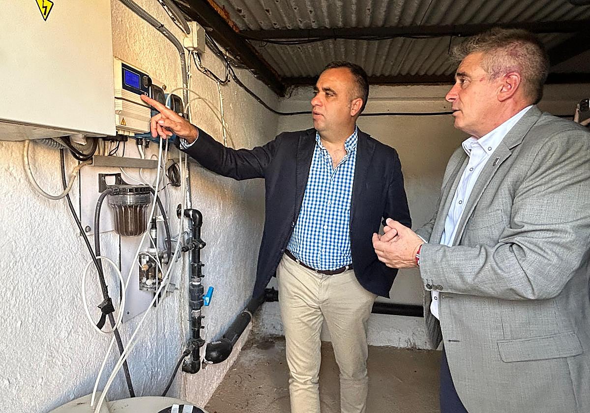 El presidente de la Diputación de Granada, Francis Rodríguez, ha realizado una visita a Jérez del Marquesado,.