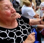 La videollamada de María desde París a su bisabuela en Orce: «Me voy a beber una 'milnoh'»