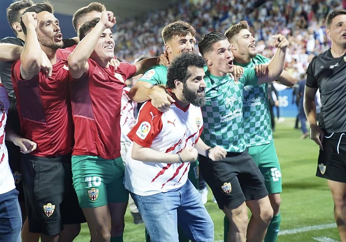 Turki celebra el ascenso en Leganés.