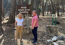 Los ediles socialistas Carmen Angulo y Javier Padorno, en la Cañada de las Hazadillas.