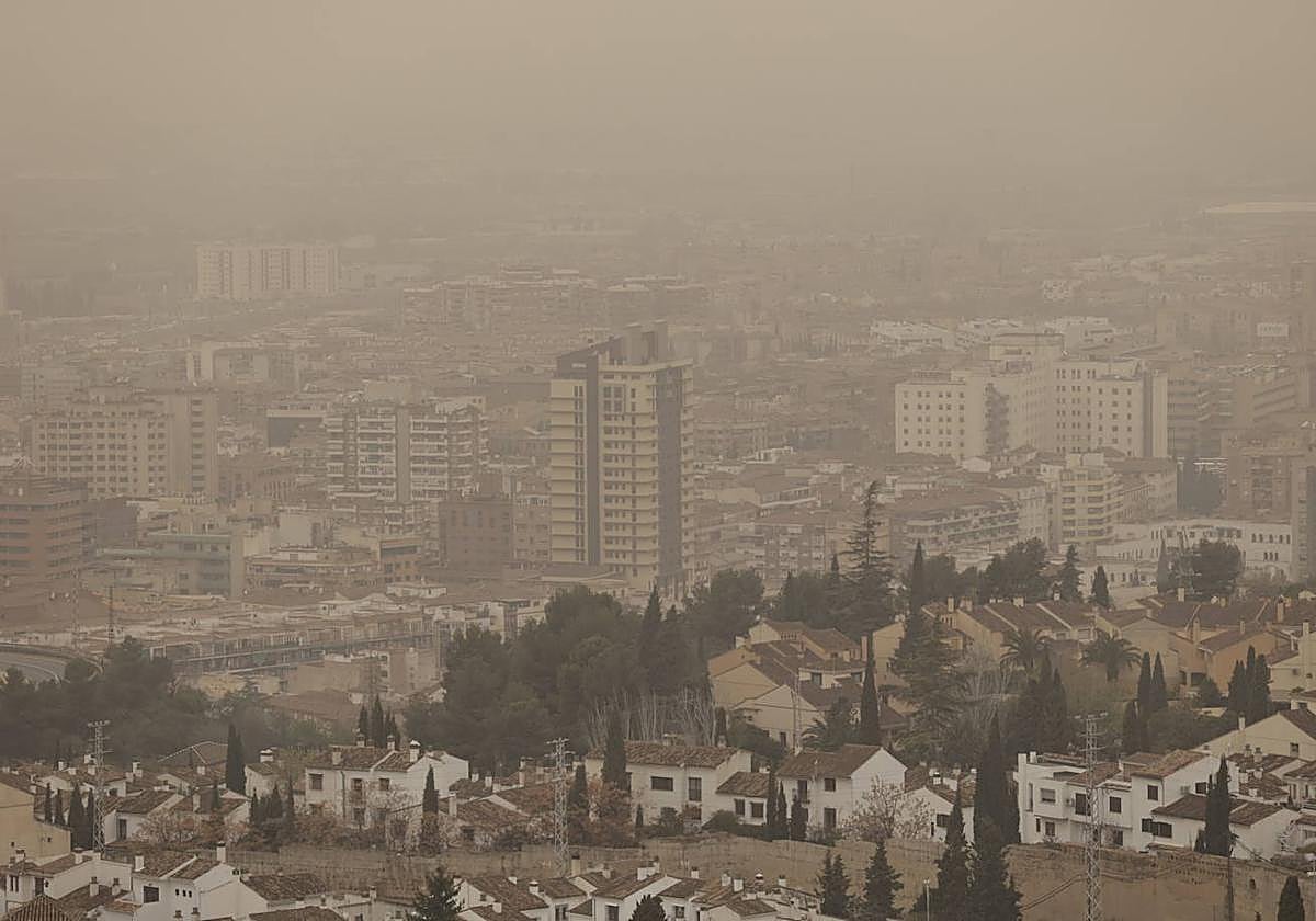 Alerta por un nuevo episodio de calima y calor intenso en Andalucía.