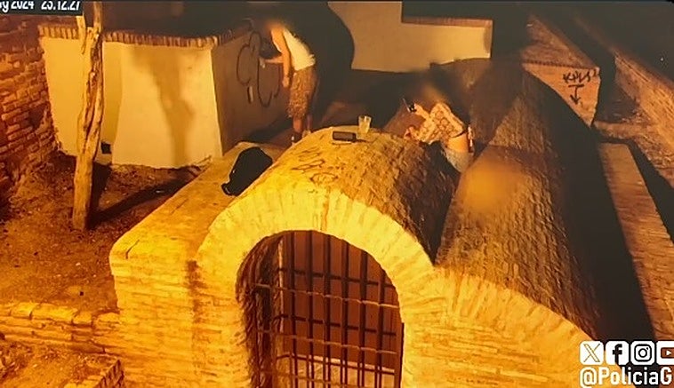 Detenido tras ser grabado mientras pintaba el Aljibe del Zenete.