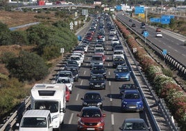 Cómo ahorrar gasolina en el atasco de tráfico con 3 trucos sencillos.